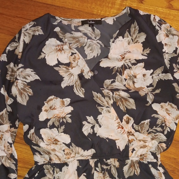 Lulu's Dark Floral Romper ■ Size S - Picture 2 of 9